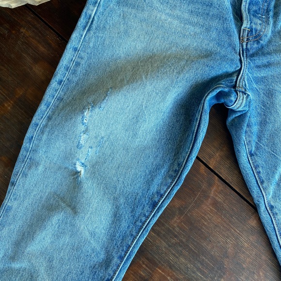 Levi’s White Oak Selvedge Jeans - Picture 4 of 9